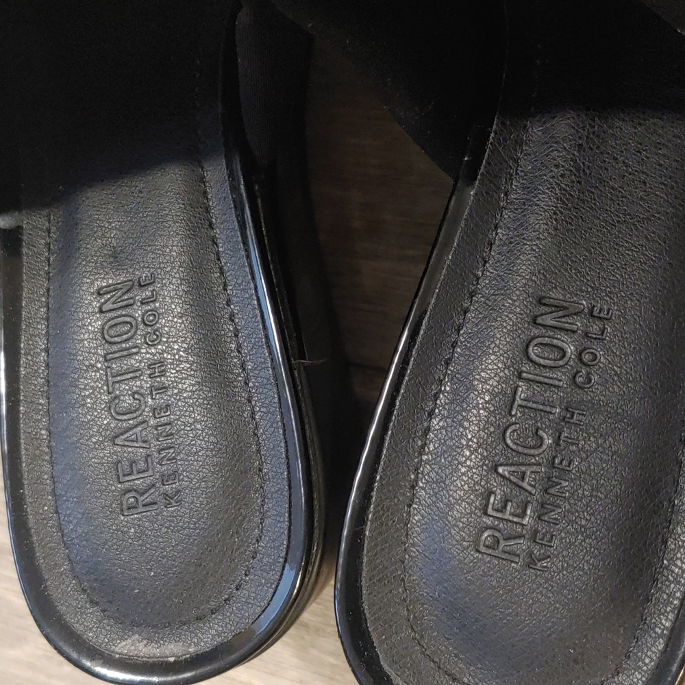 Kenneth Cole Slides - Picture 6 of 11